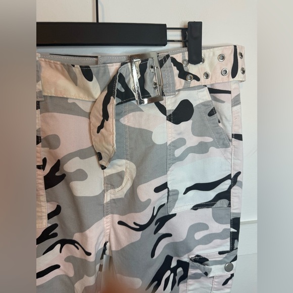 VIP Vintage Y2K Baby Pink Camo Cargo Belted Pants - Picture 4 of 6
